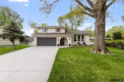 12063 Locust St, Omaha, NE 68164