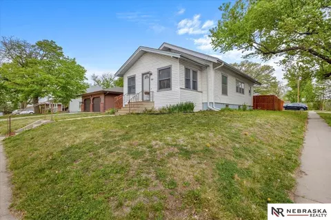 4548 Lowell Ave, Lincoln, NE 68506