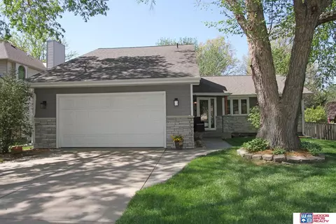 5809 Woodstock Ave, Lincoln, NE 68512
