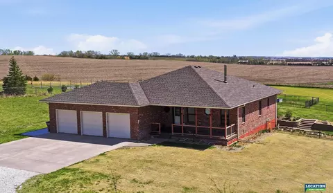 3741 Oakview Blvd, Raymond, NE 68428