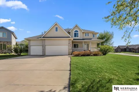 19315 Nina Cir, Omaha, NE 68130
