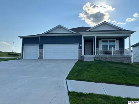 5402 N 187th St, Elkhorn, NE 68022