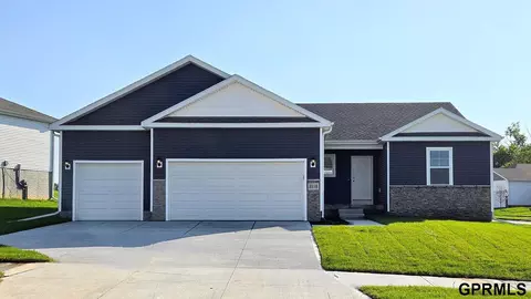 7608 N 170th St, Bennington, NE 68007