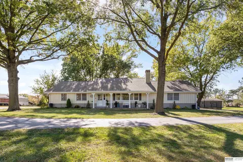 6101 Frontier Rd, Lincoln, NE 68516