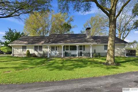 6101 Frontier Rd, Lincoln, NE 68516