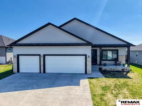 6708 Verano Dr, Lincoln, NE 68523