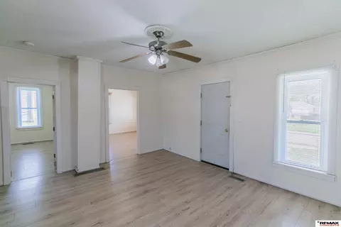 Living - 918 Scott St, Beatrice, NE 68310 photo 2 of 3