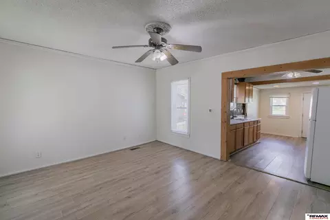 Living - 918 Scott St, Beatrice, NE 68310 photo 1 of 3