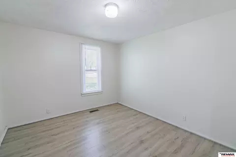 Bedroom - 918 Scott St, Beatrice, NE 68310 photo 5 of 8