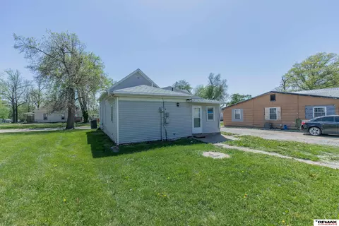 Exterior - 918 Scott St, Beatrice, NE 68310 photo 8 of 8