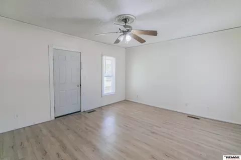 Living - 918 Scott St, Beatrice, NE 68310 photo 3 of 3