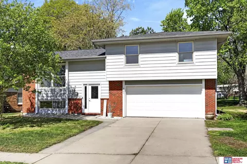 5327 S 53rd St, Lincoln, NE 68516