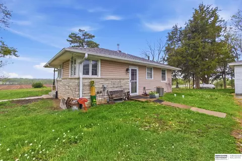 853 F Rd, Palmyra, NE 68418