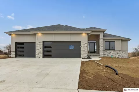 12007 S 109th St, Papillion, NE 68046
