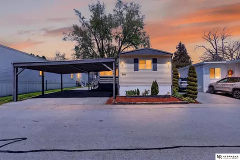 12636 Pratt Plz #255, Omaha, NE 68164