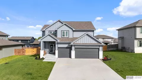 12638 Carpenter St, Papillion, NE 68138