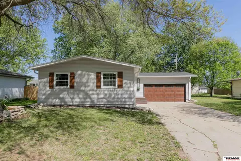 1612 Northridge Rd, Beatrice, NE 68310