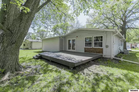 Exterior - 1612 Northridge Rd, Beatrice, NE 68310 photo 6 of 8