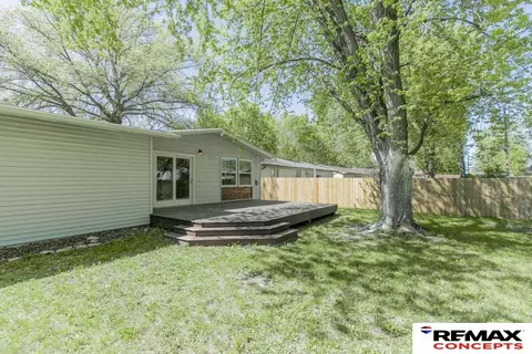 Exterior - 1612 Northridge Rd, Beatrice, NE 68310 photo 4 of 8