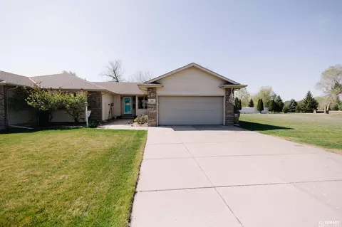 123 Meadowlark Cir, Doniphan, NE 68832