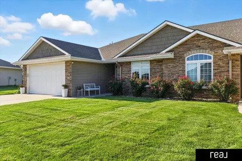 5221 Carriage Rd, Council Bluffs, IA 51501