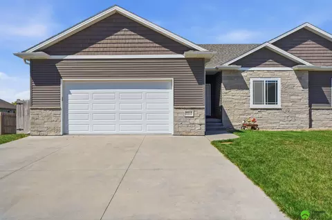 9515 Friedman St, Lincoln, NE 68516