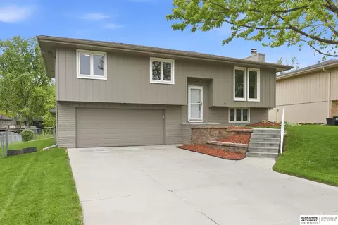 2711 N 121 Ave, Omaha, NE 68164