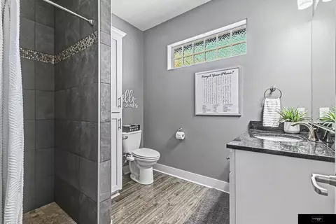 Bath - 320 Riverside Dr, Waterloo, NE 68069 photo 4 of 4