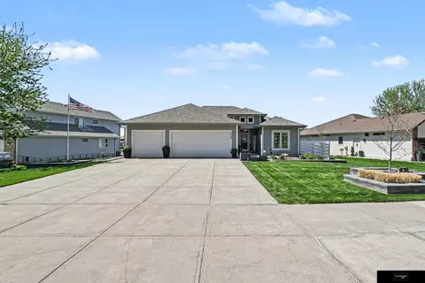 Exterior - 320 Riverside Dr, Waterloo, NE 68069 photo 3 of 11