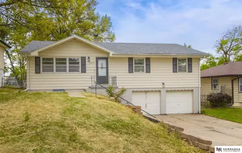 6634 Curtis Ave, Omaha, NE 68104