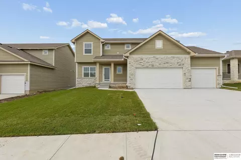 21433 Y St, Elkhorn, NE 68022