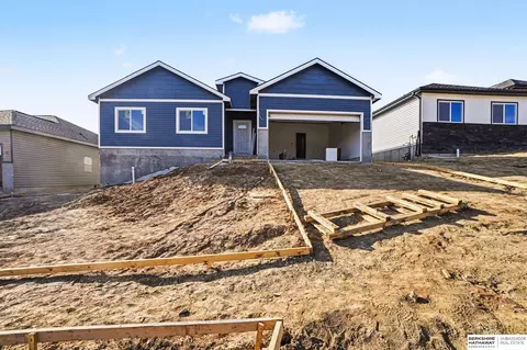 7710 S 33 Ave, Bellevue, NE 68147