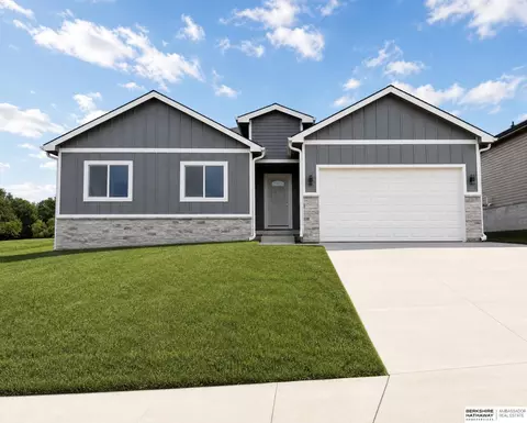 7710 S 33 Ave, Omaha, NE 68147