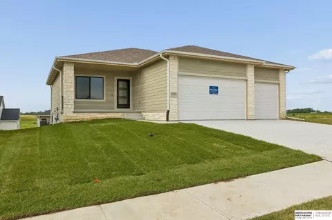 21439 Y St, Elkhorn, NE 68022