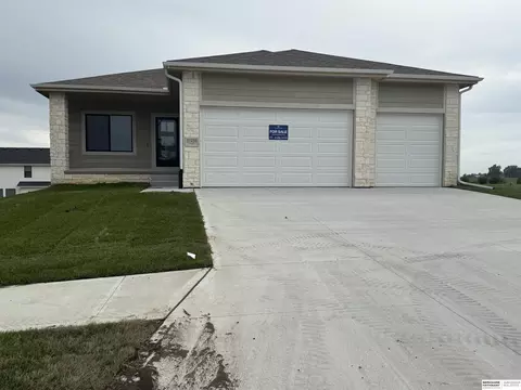 21439 Y St, Elkhorn, NE 68022