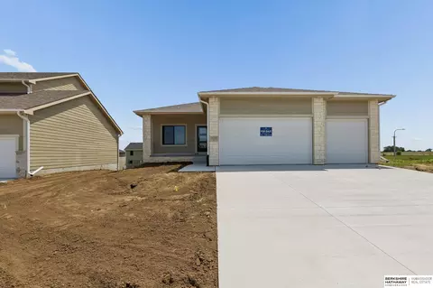 21439 Y St, Elkhorn, NE 68022