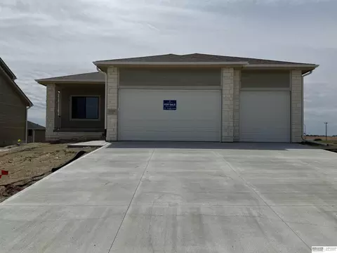 21439 Y St, Elkhorn, NE 68022