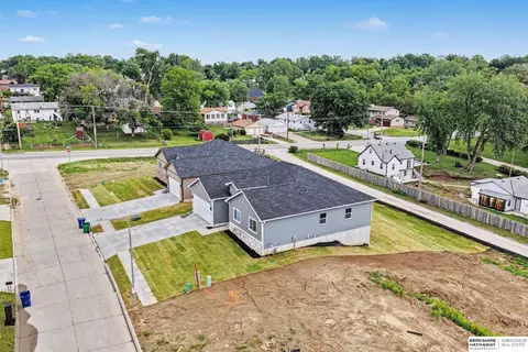 7611 S 33 Ave, Omaha, NE 68147