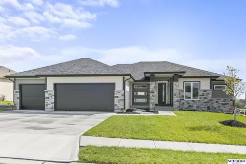 8117 S 184 Ave, Omaha, NE 68136