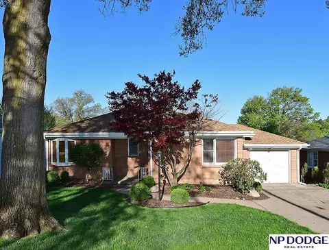 1308 N 56 St, Omaha, NE 68132