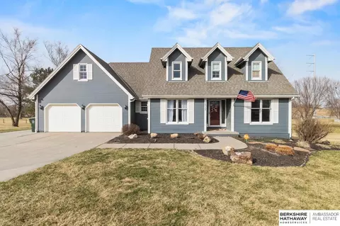 18104 Murray Trl, Gretna, NE 68028