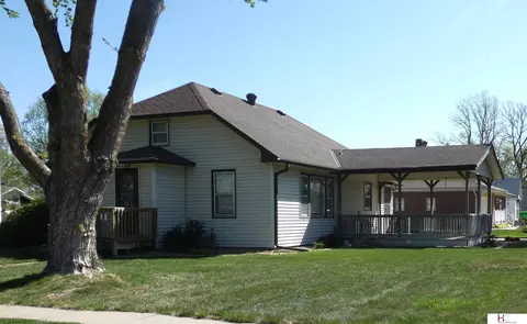 420 Maple St, Friend, NE 68359
