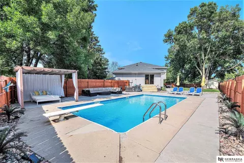 1505 N 213th Cir, Elkhorn, NE 68022