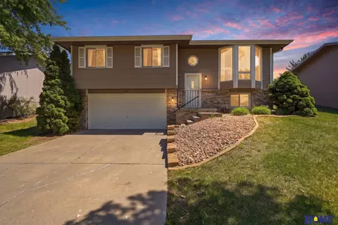 5116 S 78th St, Lincoln, NE 68516