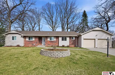 312 Forest Dr, Bellevue, NE 68005