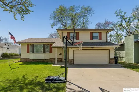 5118 S 94th Ave, Omaha, NE 68127