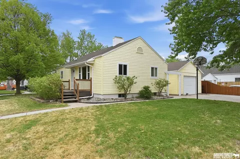 2645 Mcbride Ave, Council Bluffs, IA 51501