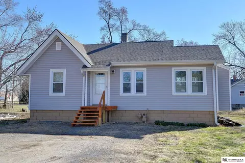 5217 N 9th St E, Omaha, NE 68110