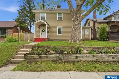 2740 S 13 St, Lincoln, NE 68502