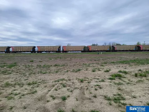 421 Railroad St, Hallam, NE 68368